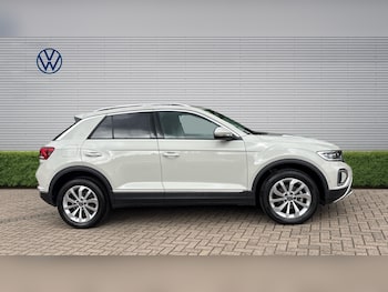 Used Volkswagen T-Roc 2023 for sale - 79070662: Photo