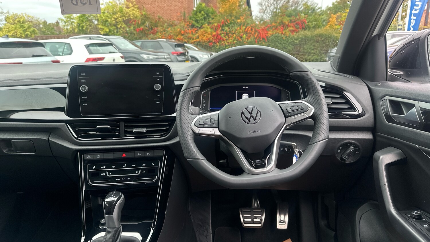 Used Volkswagen T-Roc 2025 for sale - 76253877: Photo 10