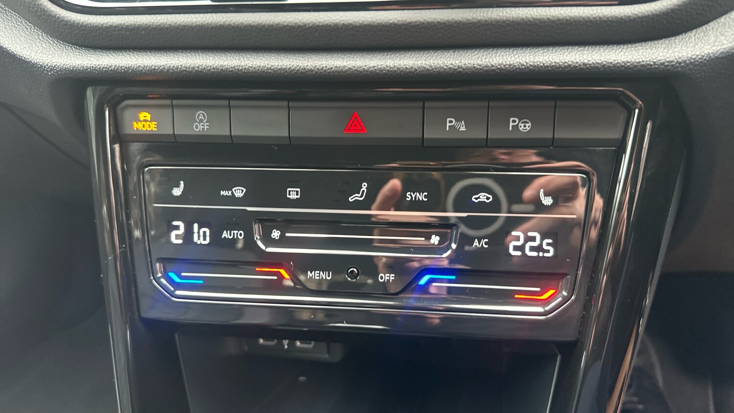 Used Volkswagen T-Roc 2025 for sale - 76253877: Photo 13