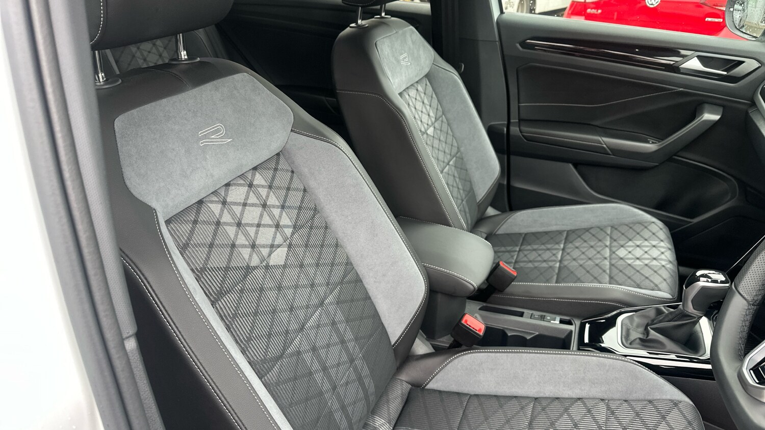 Used Volkswagen T-Roc 2025 for sale - 76253877: Photo 15