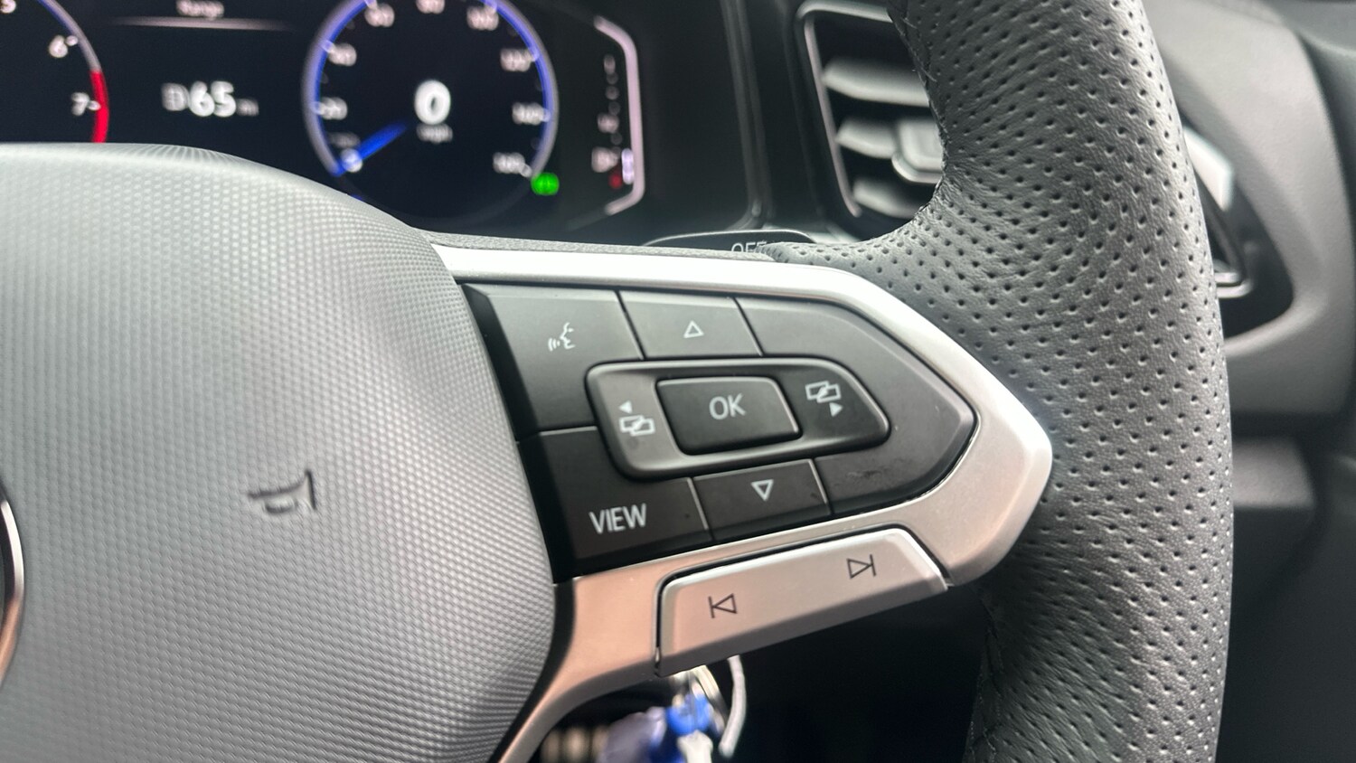 Used Volkswagen T-Roc 2025 for sale - 76253877: Photo 18