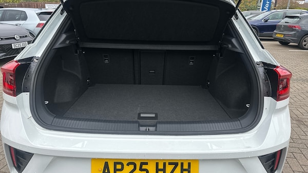 Used Volkswagen T-Roc 2025 for sale - 76253877: Photo 20