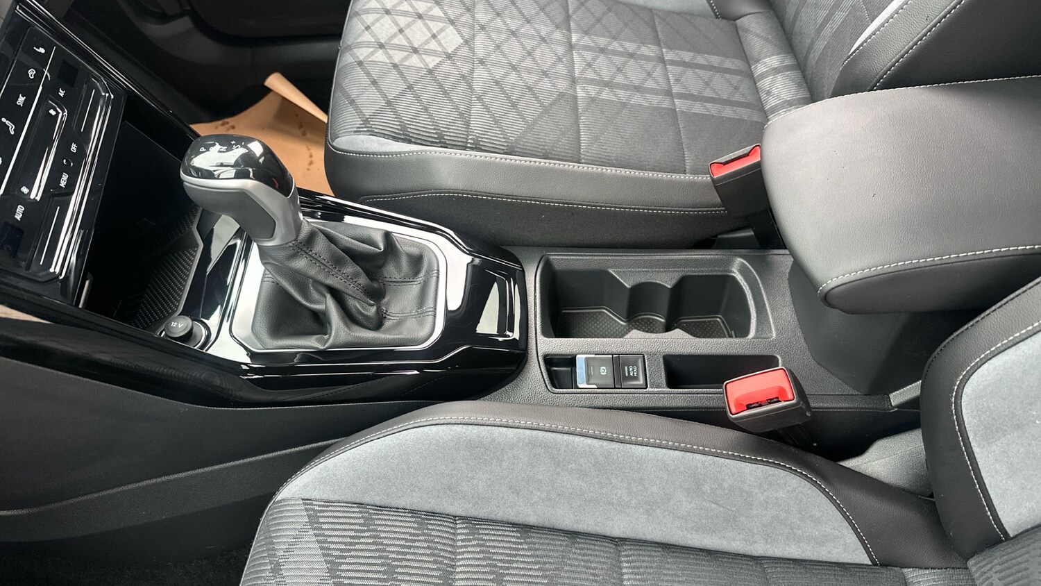 Used Volkswagen T-Roc 2025 for sale - 76253877: Photo 21