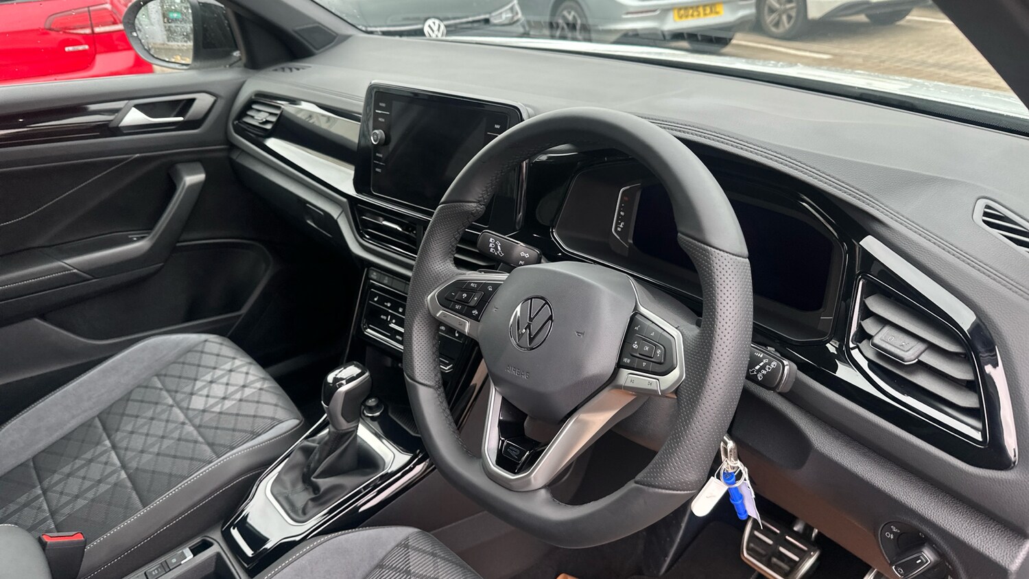 Used Volkswagen T-Roc 2025 for sale - 76253877: Photo 6