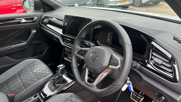 Used Volkswagen T-Roc 2025 for sale - 76253877: Photo 6