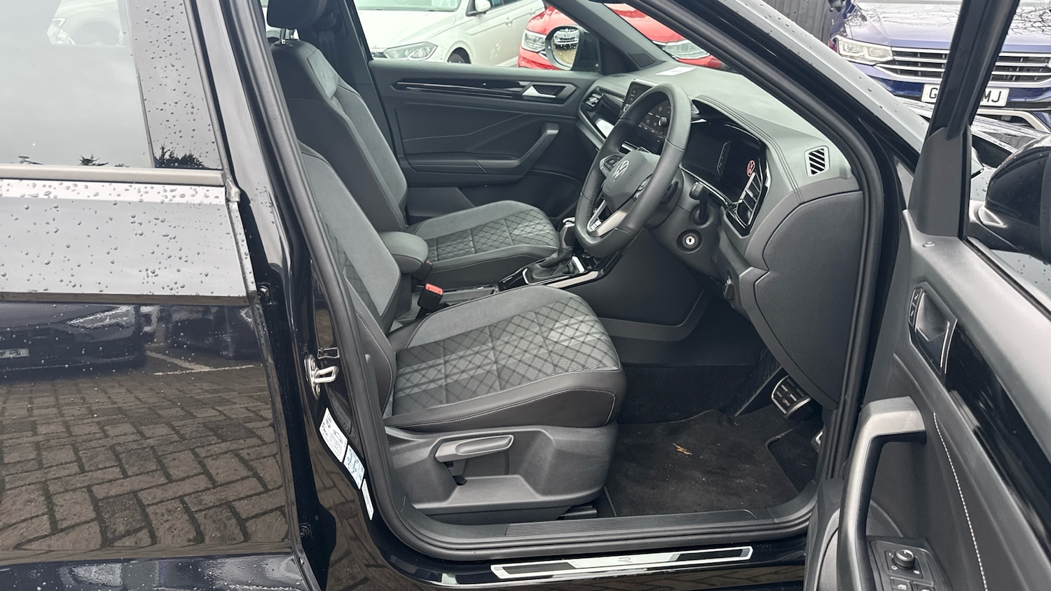 Used Volkswagen T-Roc 2025 for sale - 76968701: Photo 15