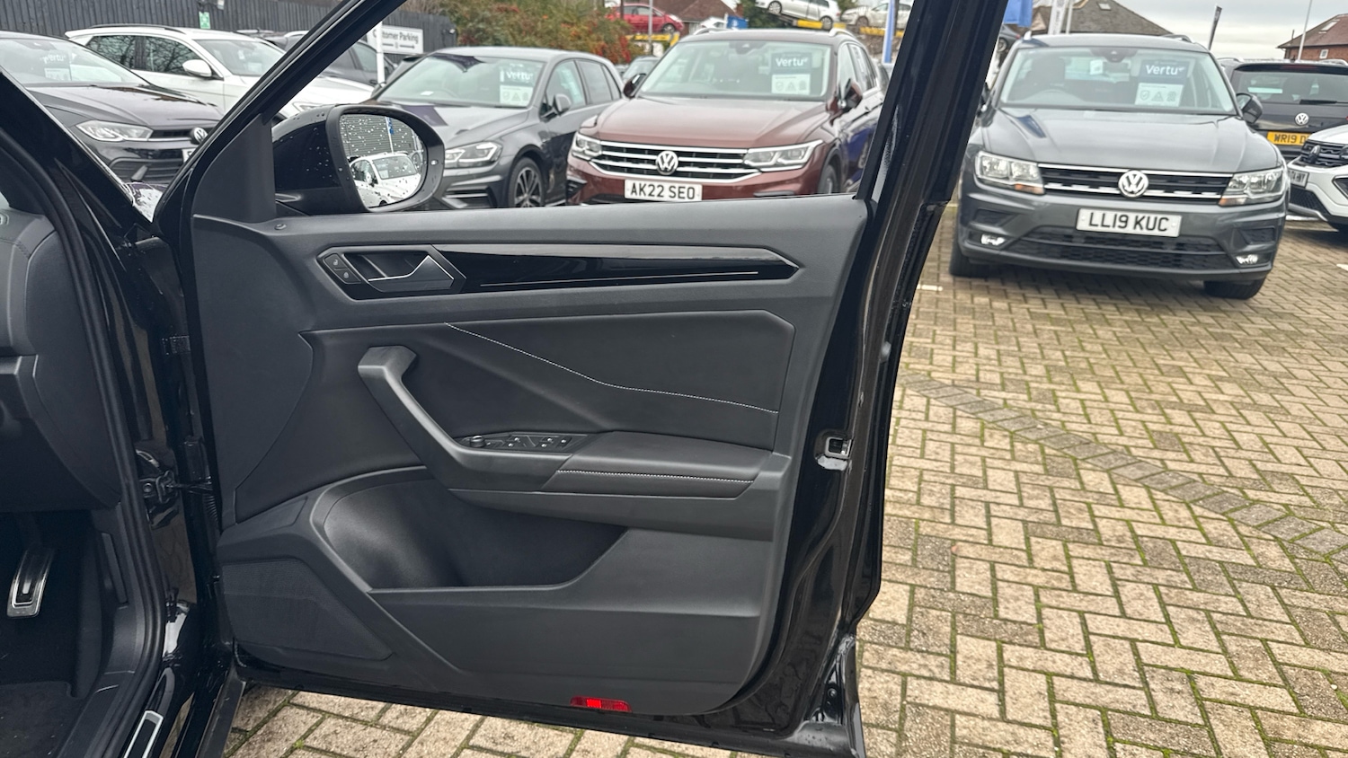 Used Volkswagen T-Roc 2025 for sale - 76968701: Photo 19