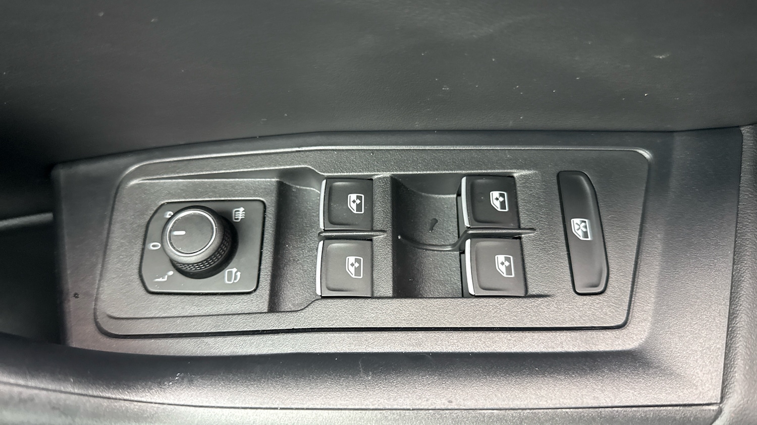 Used Volkswagen T-Roc 2025 for sale - 76968701: Photo 21