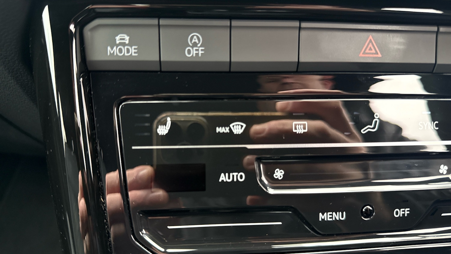 Used Volkswagen T-Roc 2025 for sale - 76968701: Photo 29