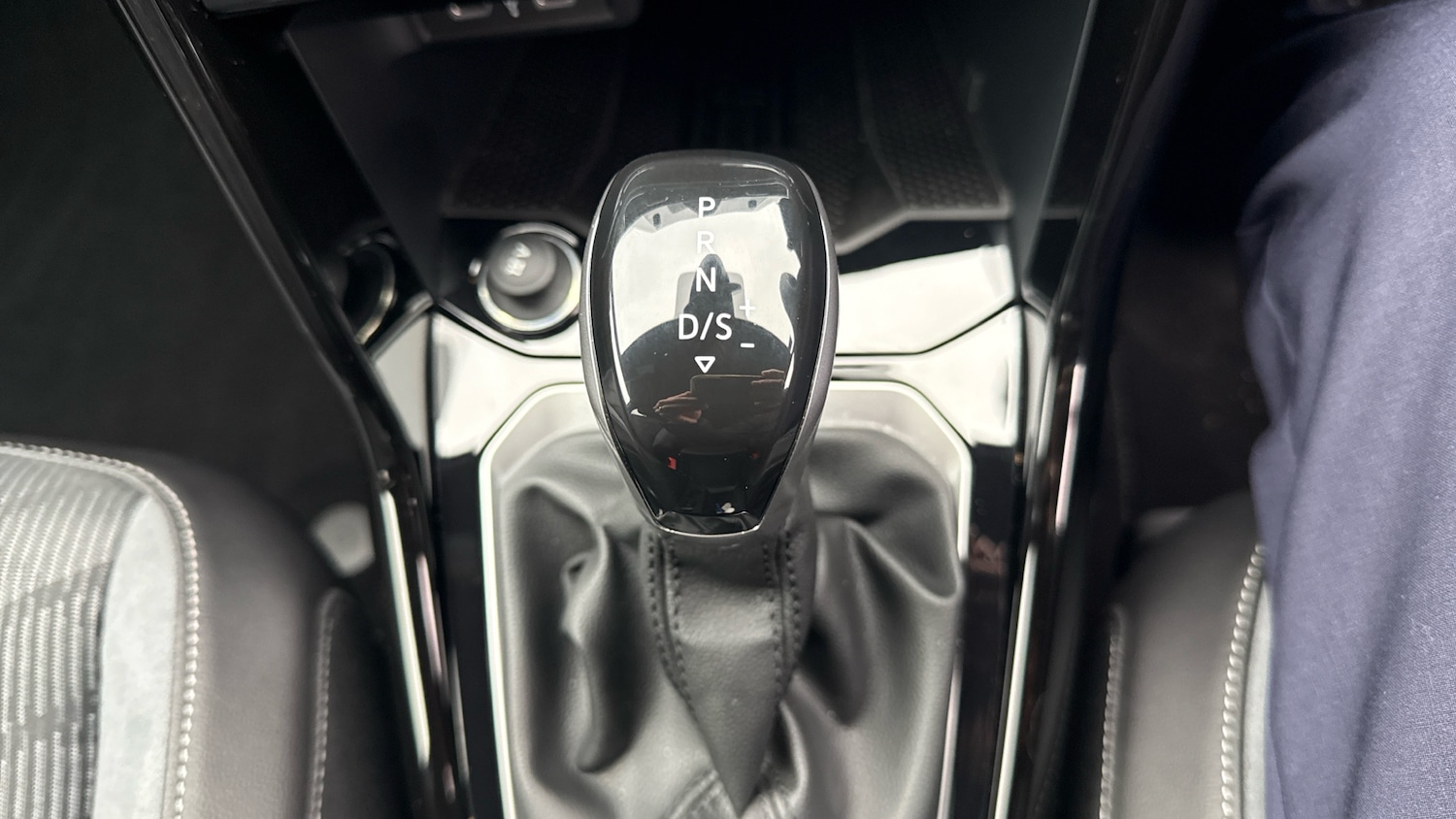 Used Volkswagen T-Roc 2025 for sale - 76968701: Photo 33