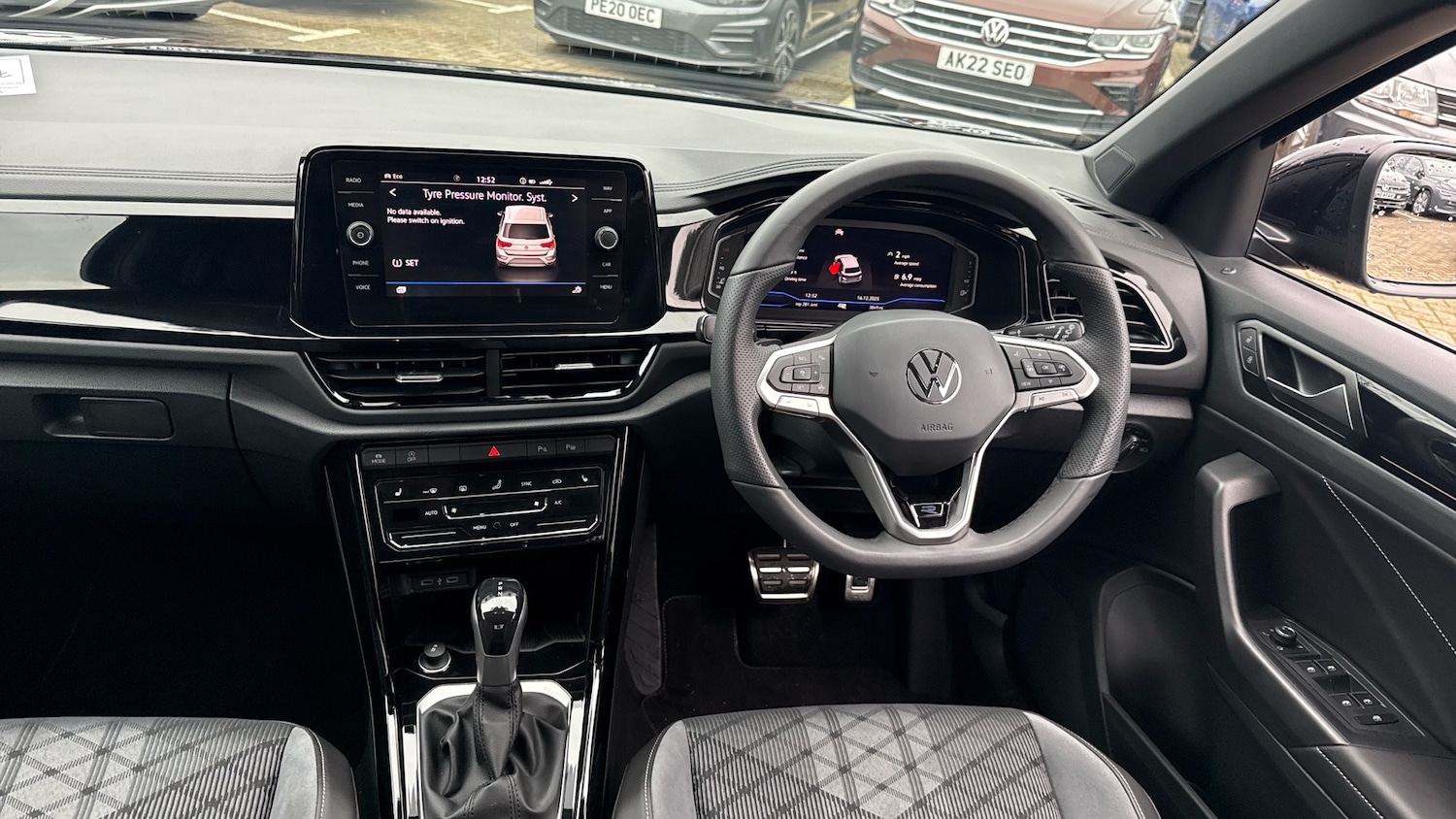 Used Volkswagen T-Roc 2025 for sale - 76968701: Photo 9