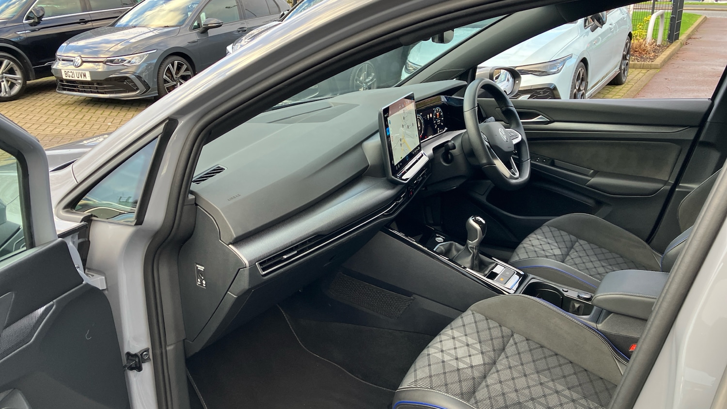 Used Volkswagen Golf 2025 for sale - 77777440: Photo 2