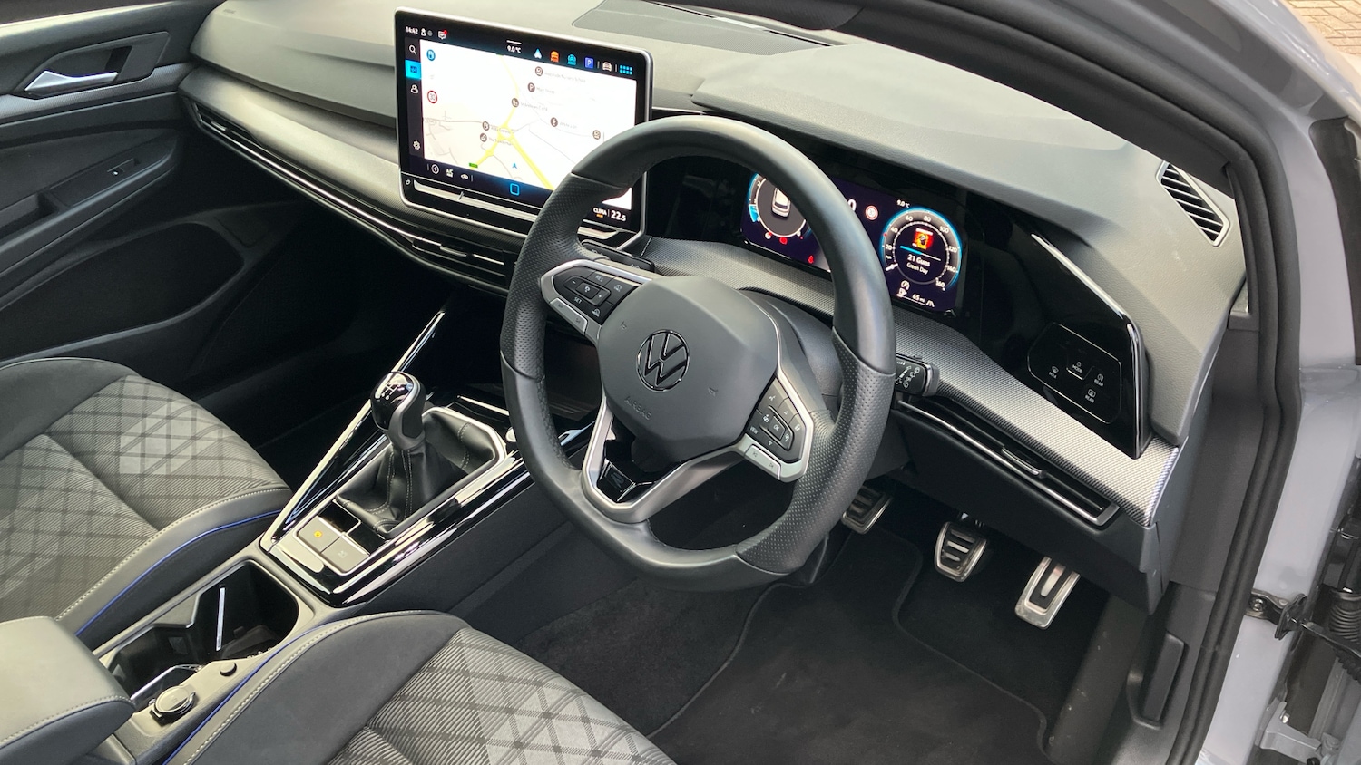 Used Volkswagen Golf 2025 for sale - 77777440: Photo 6