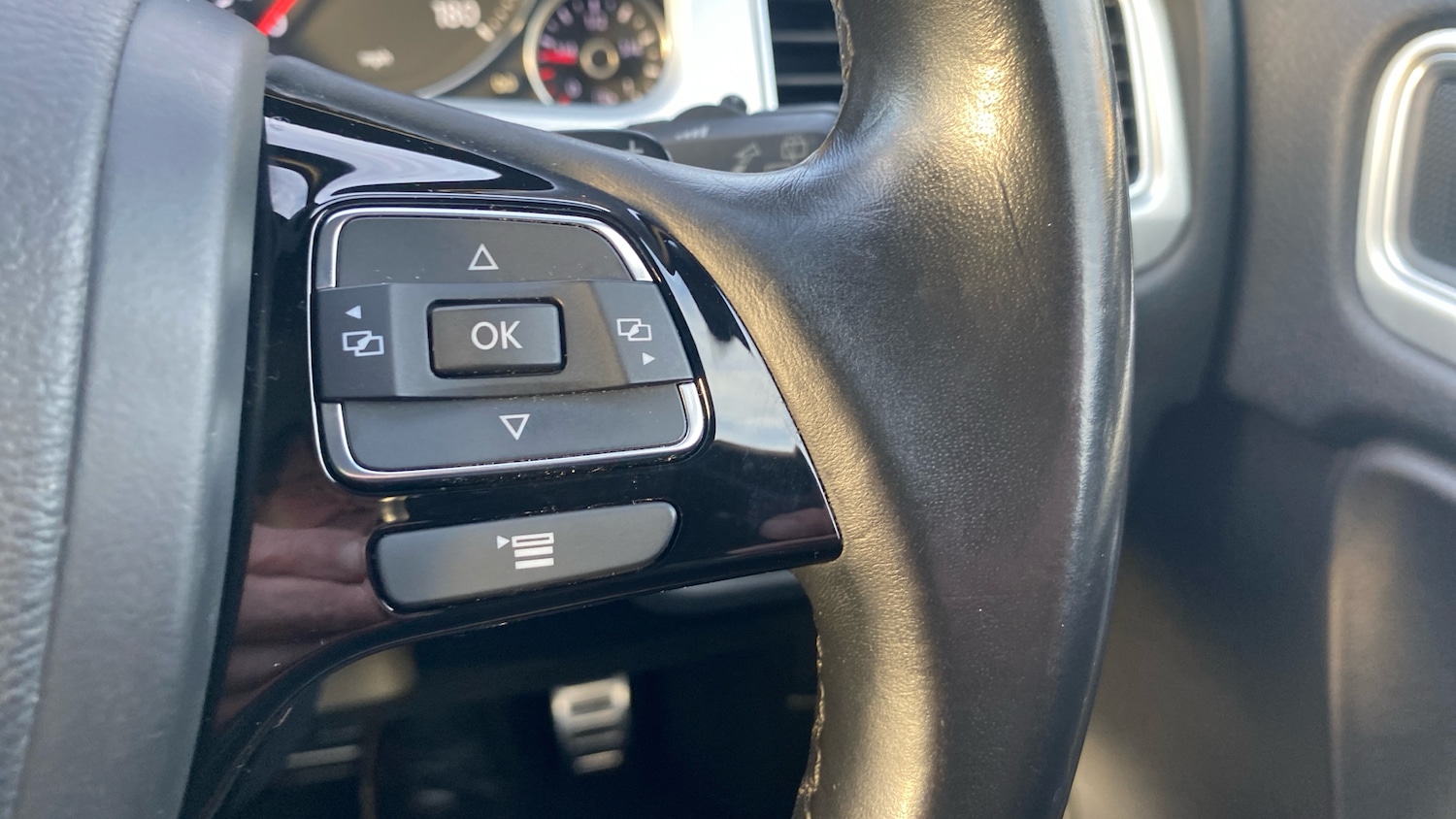 Used Volkswagen Touareg 2017 for sale - 76983864: Photo 18