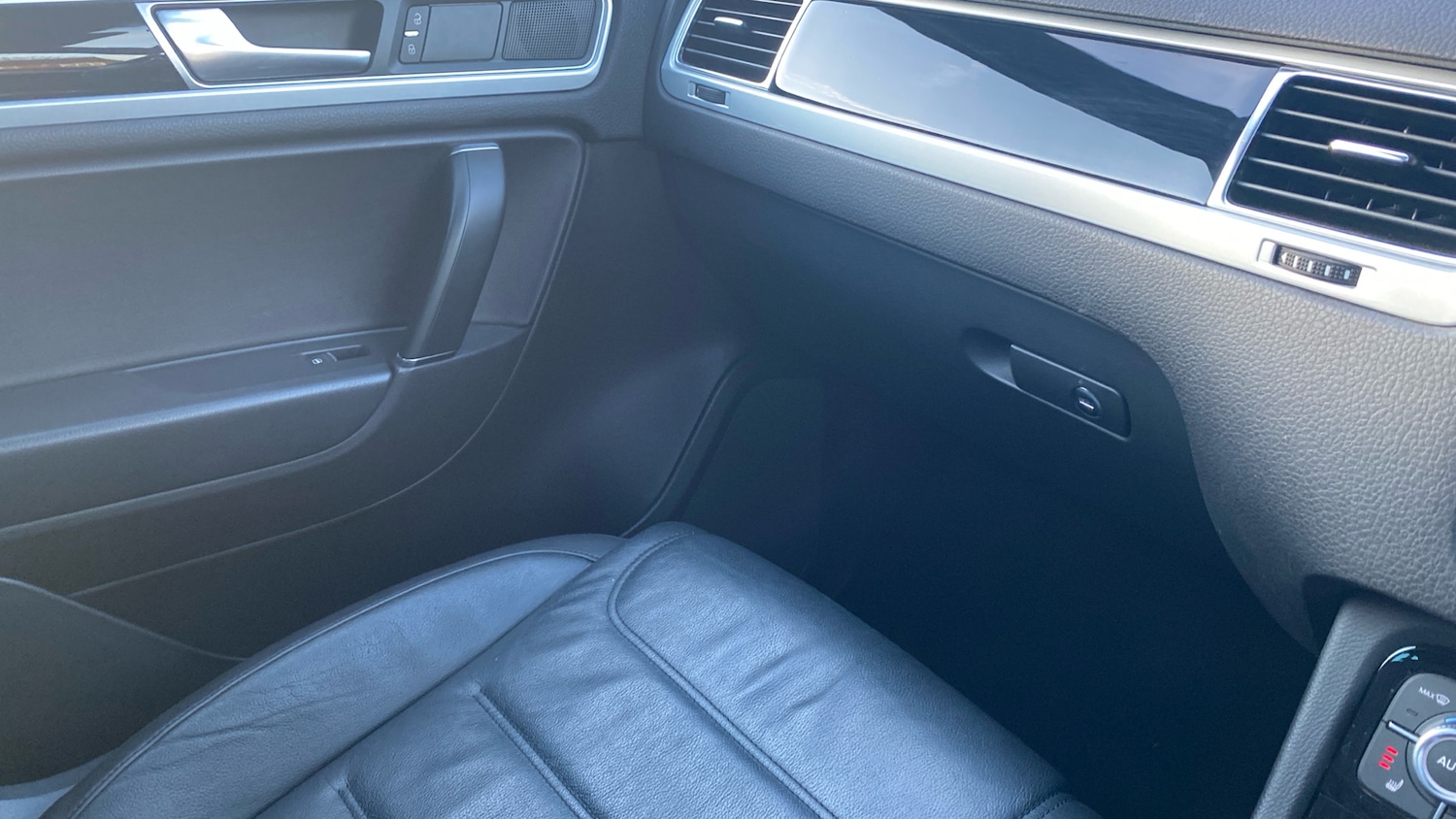 Used Volkswagen Touareg 2017 for sale - 76983864: Photo 39