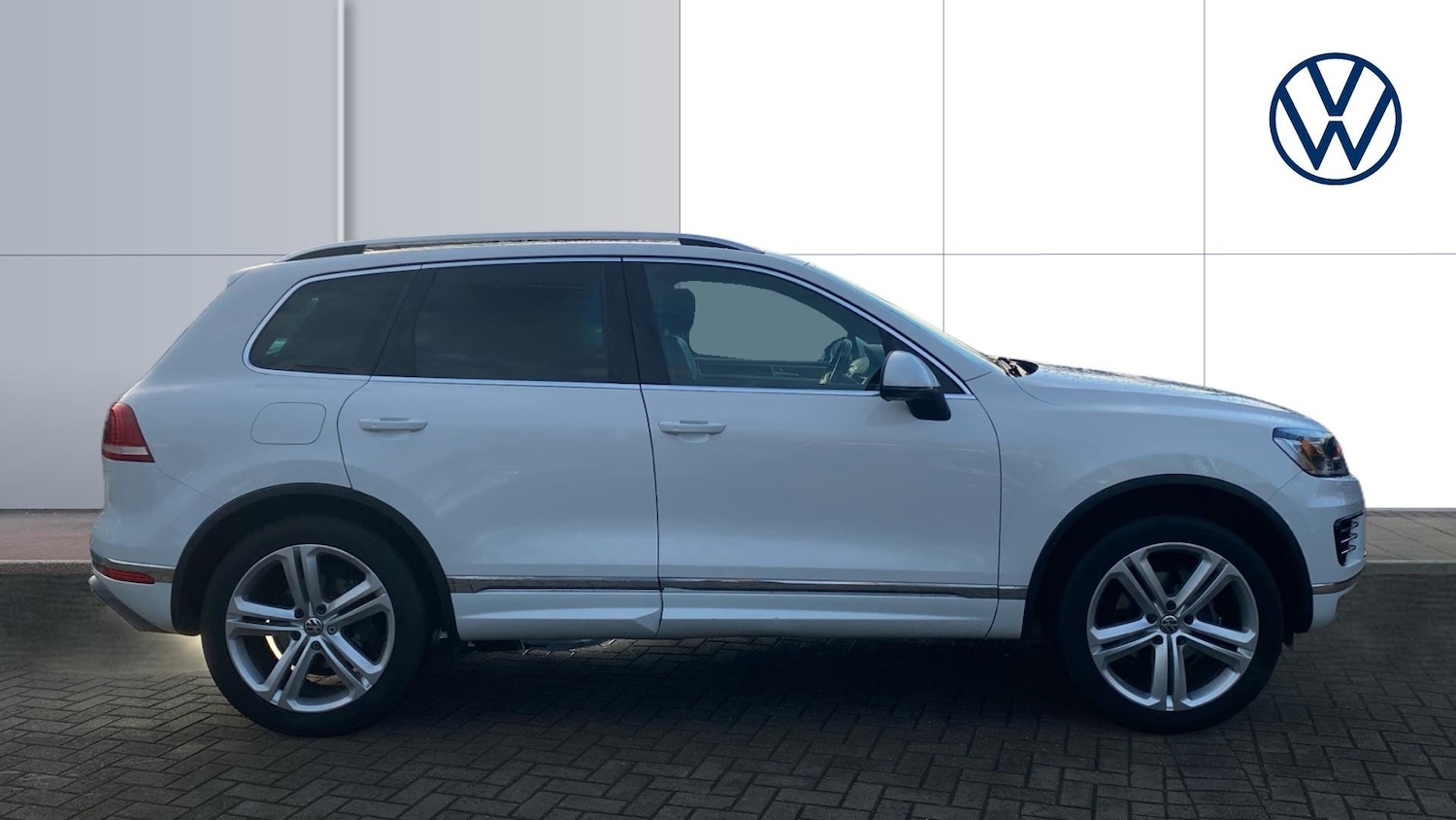 Used Volkswagen Touareg 2017 for sale - 76983864: Photo 4