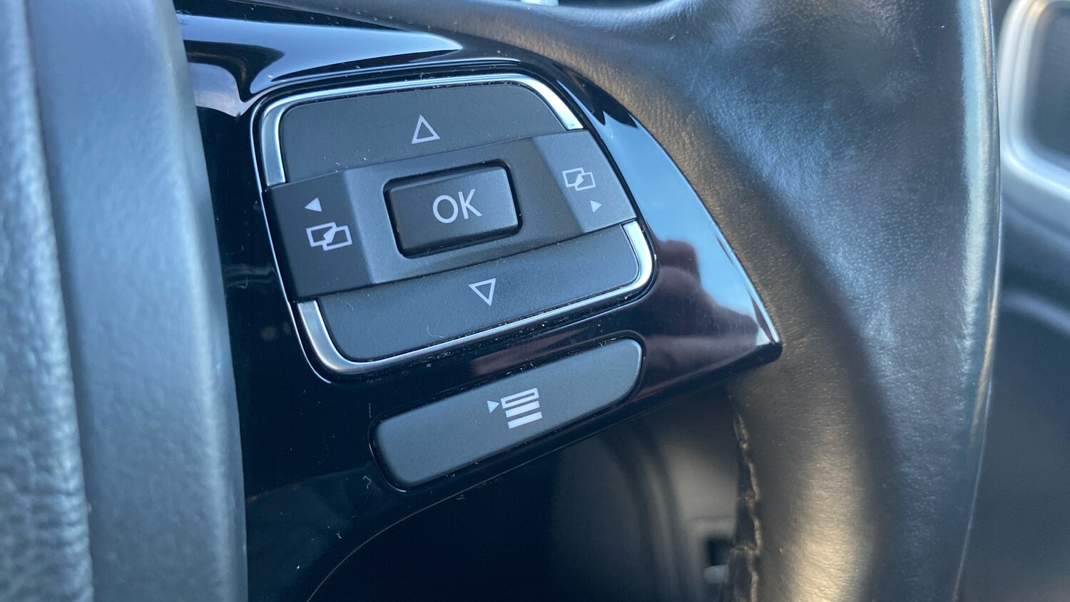 Used Volkswagen Touareg 2017 for sale - 76983864: Photo 45