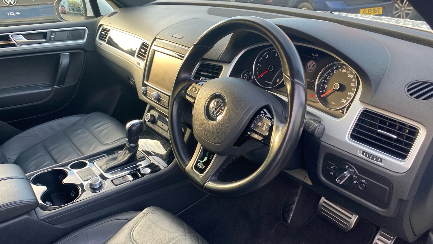 Used Volkswagen Touareg 2017 for sale - 76983864: Photo 6