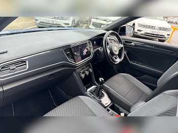 Used Volkswagen T-Roc 2019 for sale - 76542798: Photo