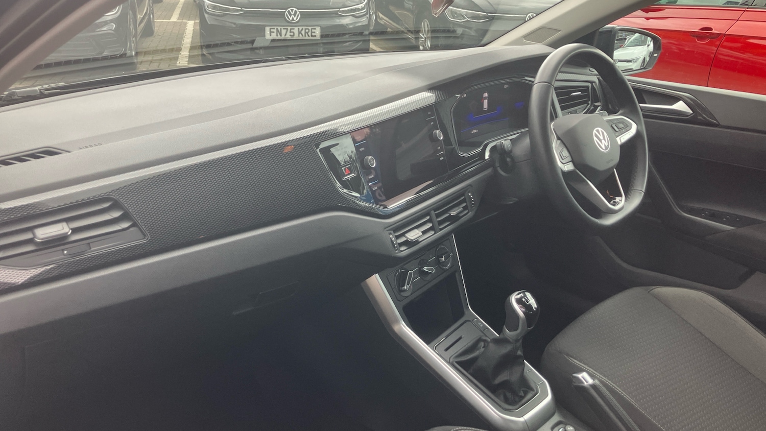 Used Volkswagen Polo 2024 for sale - 76330328: Photo 2