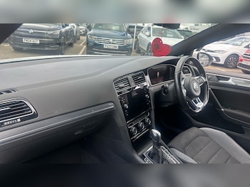 Used Volkswagen Golf 2019 for sale - 78792091: Photo