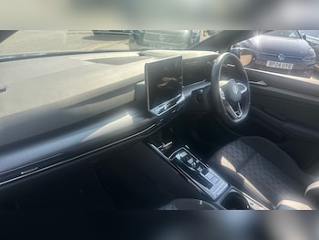 Used Volkswagen Golf 2025 for sale - 79231255: Photo