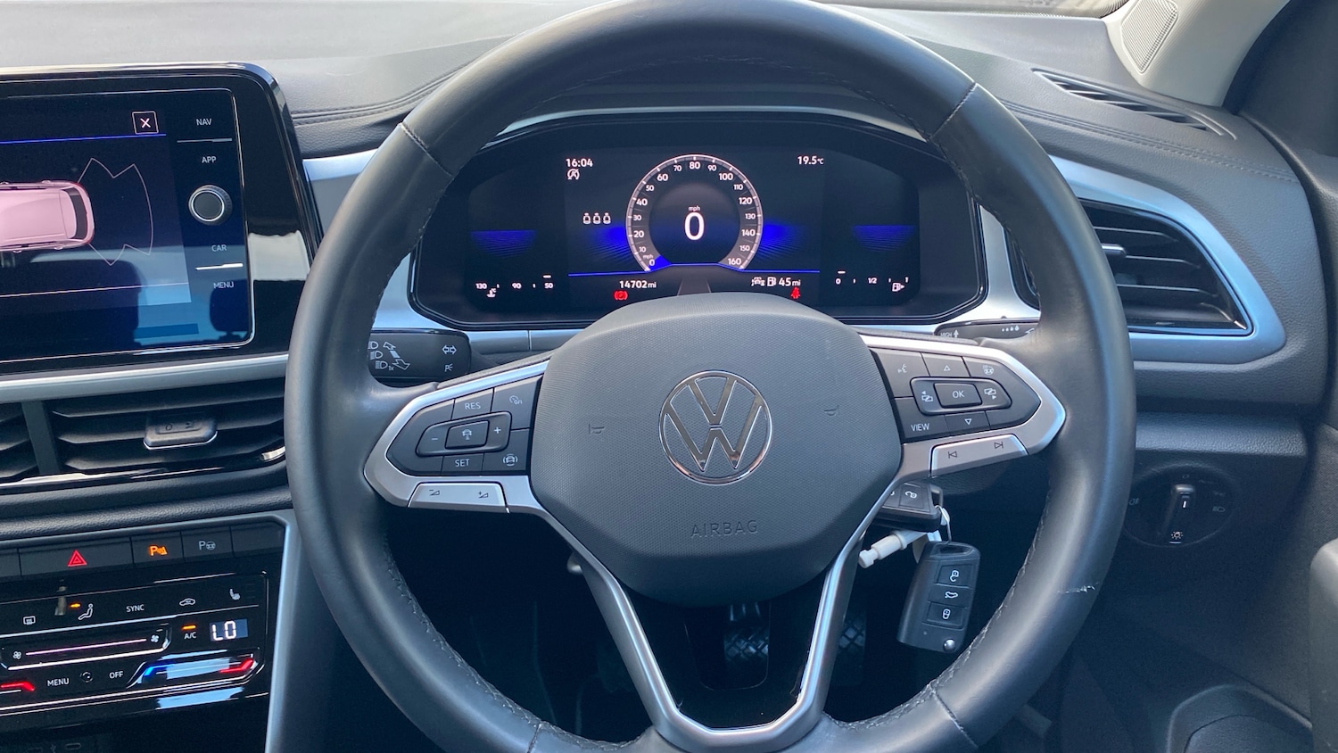Used Volkswagen T-Roc 2023 for sale - 76146480: Photo 10