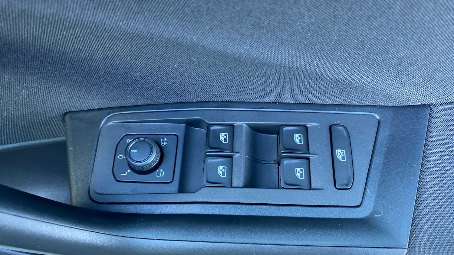 Used Volkswagen T-Roc 2023 for sale - 76146480: Photo 19
