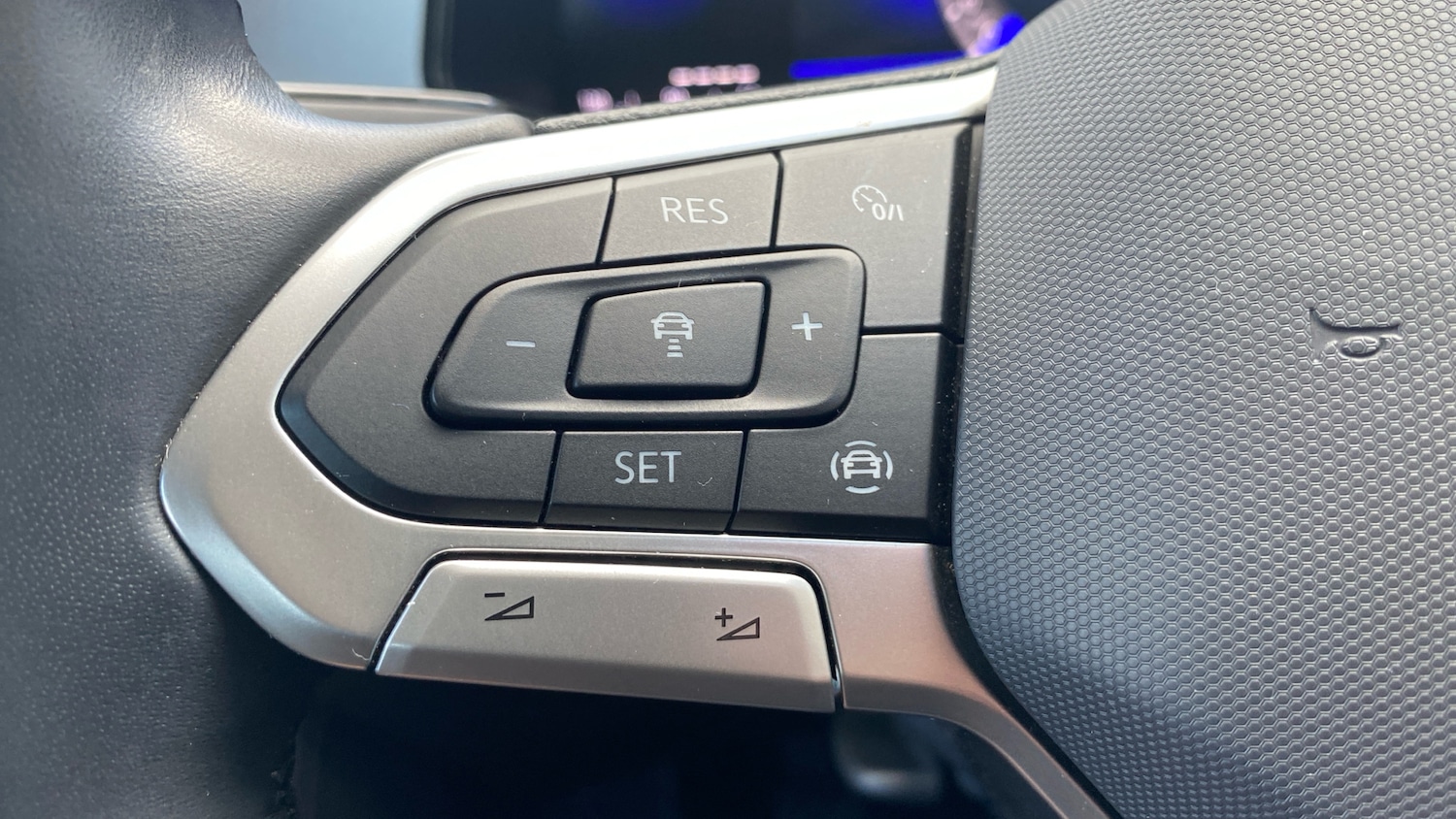 Used Volkswagen T-Roc 2023 for sale - 76146480: Photo 41