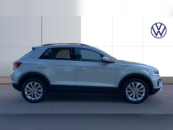 Used Volkswagen T-Roc 2023 for sale - 76146480: Photo 4