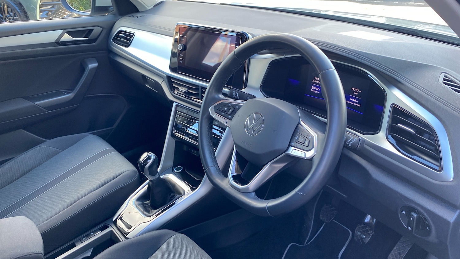 Used Volkswagen T-Roc 2023 for sale - 76146480: Photo 6
