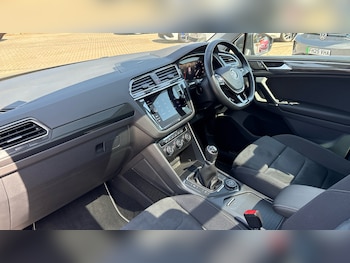 Used Volkswagen Tiguan 2018 for sale - 79141403: Photo