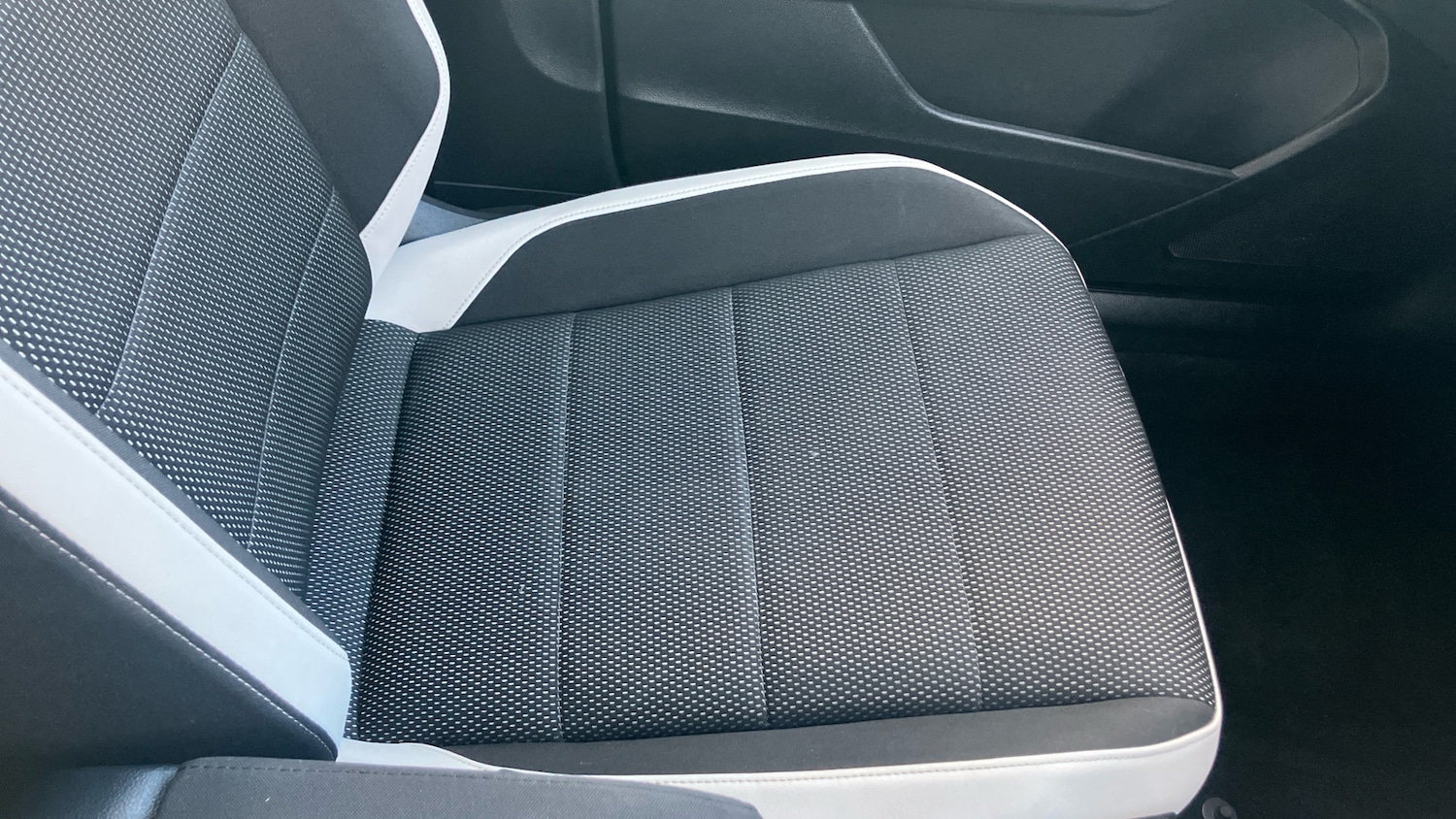 Used Volkswagen T-Roc 2021 for sale - 76693242: Photo 36