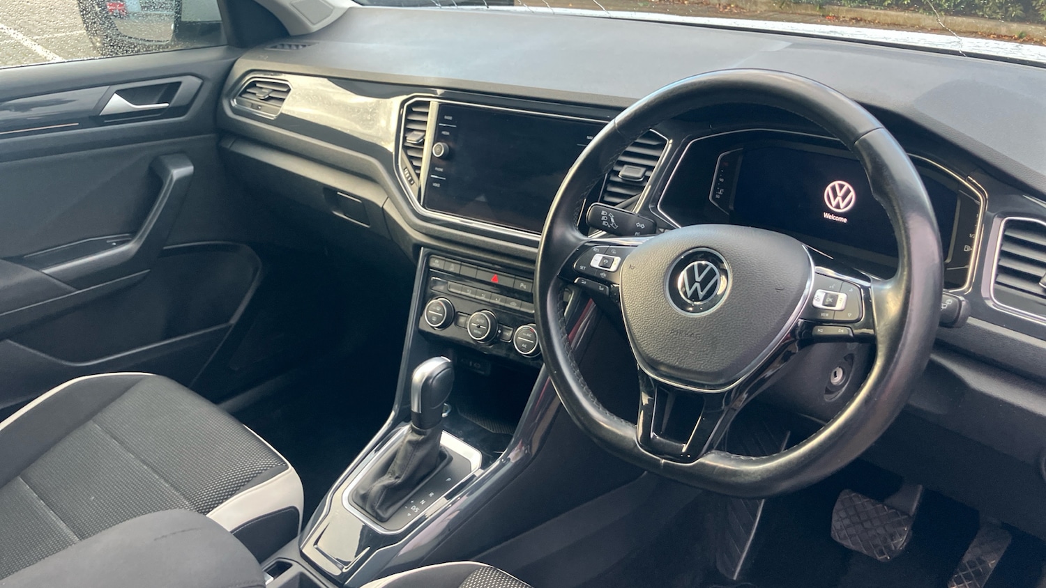 Used Volkswagen T-Roc 2021 for sale - 76693242: Photo 6