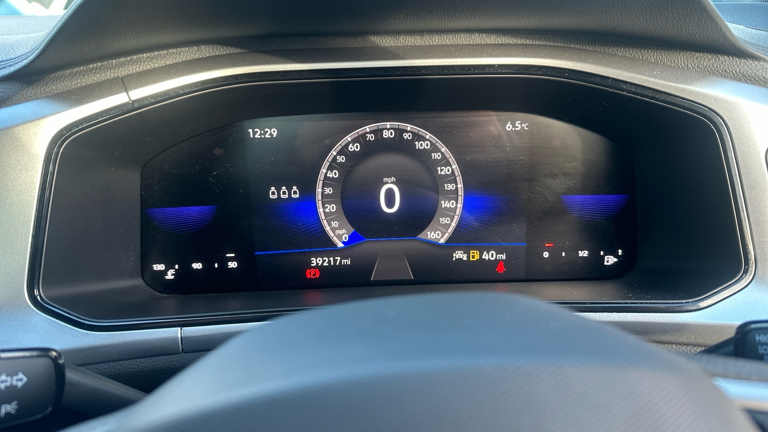 Used Volkswagen T-Roc 2023 for sale - 77148318: Photo 11