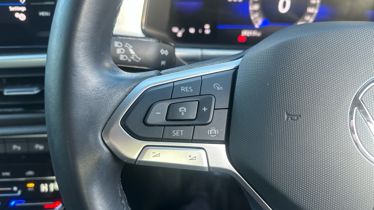 Used Volkswagen T-Roc 2023 for sale - 77148318: Photo 17