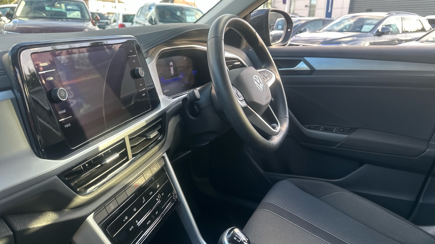 Used Volkswagen T-Roc 2023 for sale - 77148318: Photo 21