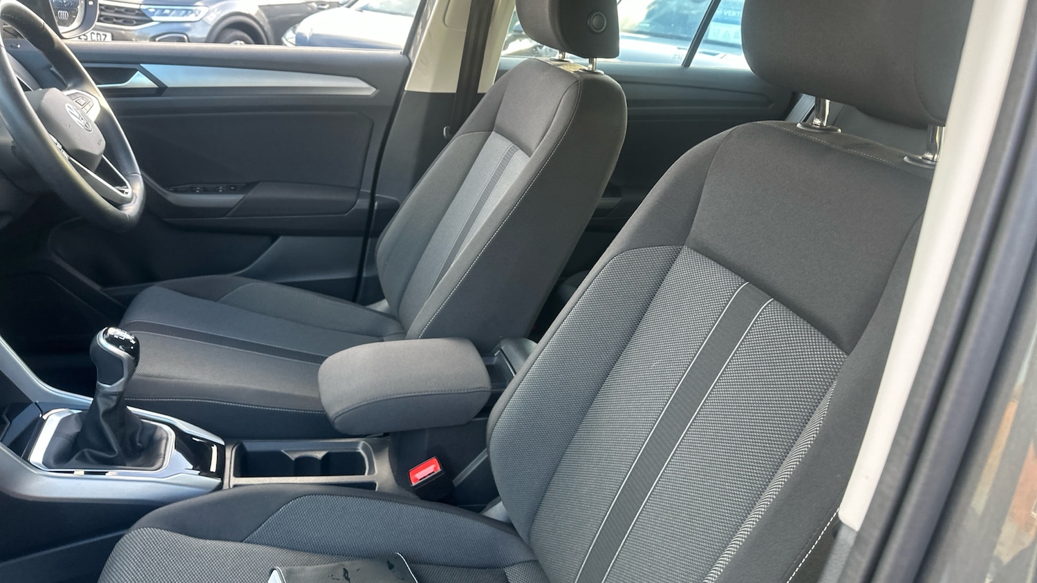 Used Volkswagen T-Roc 2023 for sale - 77148318: Photo 23