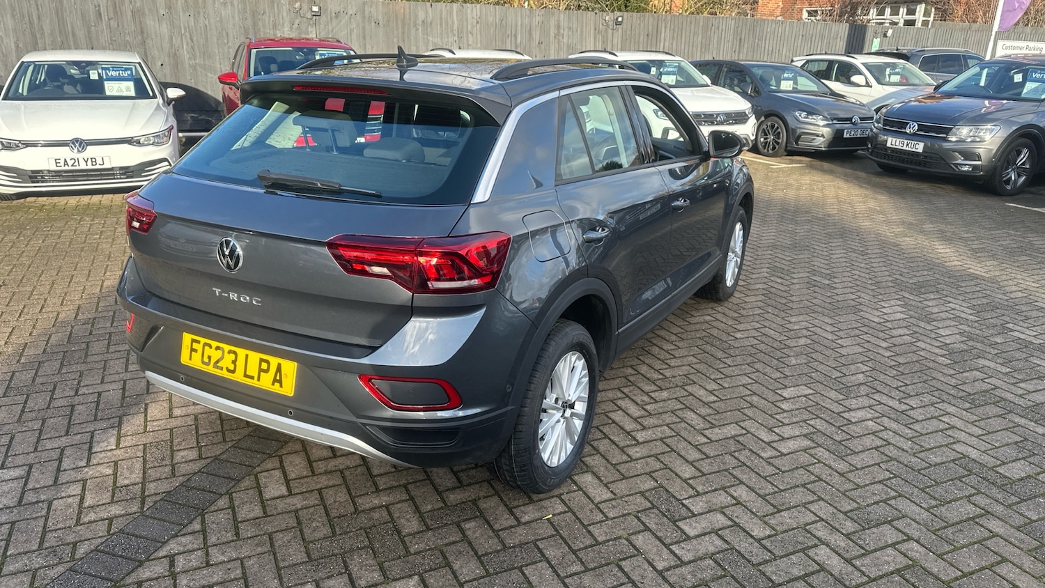 Used Volkswagen T-Roc 2023 for sale - 77148318: Photo 32