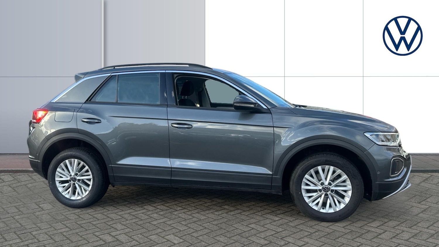 Used Volkswagen T-Roc 2023 for sale - 77148318: Photo 4