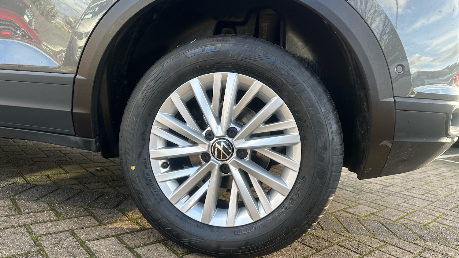 Used Volkswagen T-Roc 2023 for sale - 77148318: Photo 5