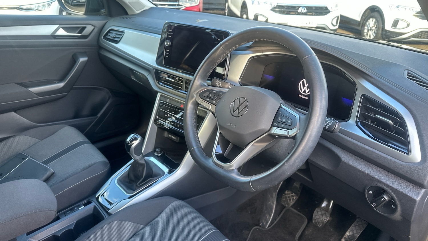 Used Volkswagen T-Roc 2023 for sale - 77148318: Photo 6