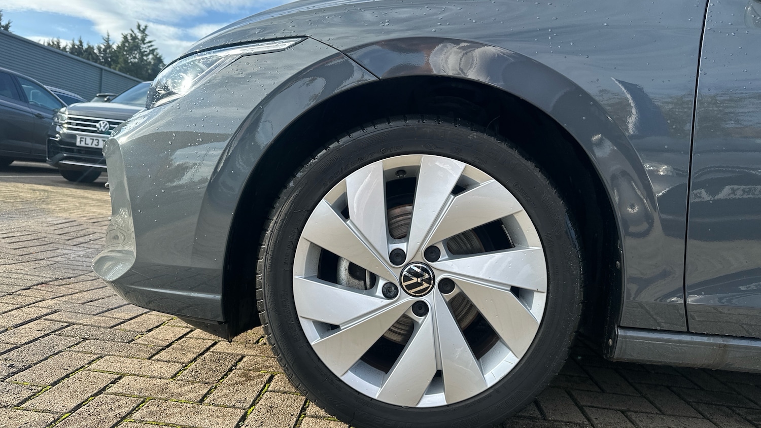 Used Volkswagen Golf 2024 for sale - 76482760: Photo 5