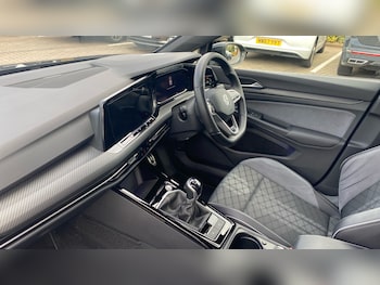 Used Volkswagen Golf 2023 for sale - 76299247: Photo 2