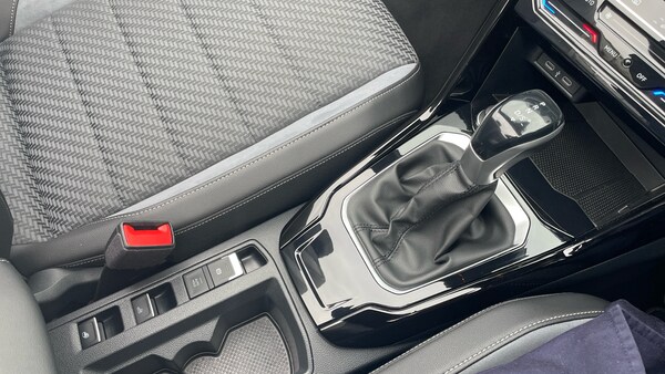 Used Volkswagen T-Roc 2023 for sale - 76131131: Photo 14