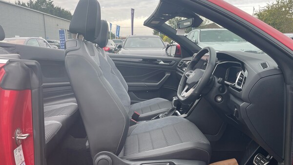 Used Volkswagen T-Roc 2023 for sale - 76131131: Photo 15