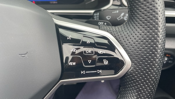 Used Volkswagen T-Roc 2023 for sale - 76131131: Photo 18