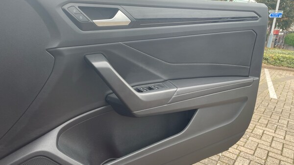 Used Volkswagen T-Roc 2023 for sale - 76131131: Photo 19