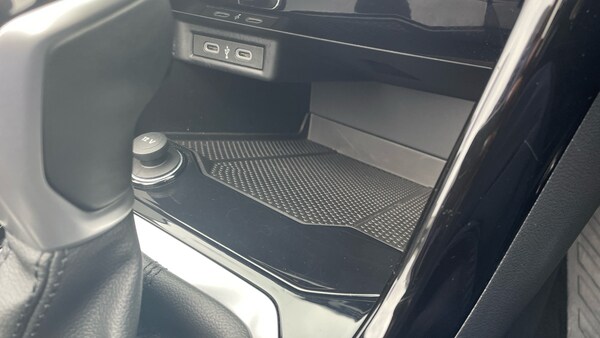 Used Volkswagen T-Roc 2023 for sale - 76131131: Photo 26