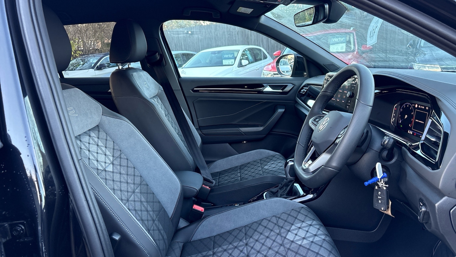 Used Volkswagen T-Roc 2025 for sale - 76968702: Photo 15